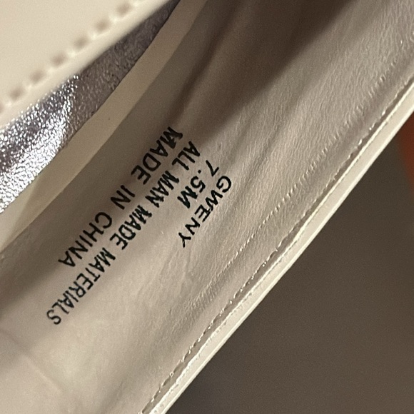 Size 7.5 neutral color heels - nude / bone color - Picture 7 of 8